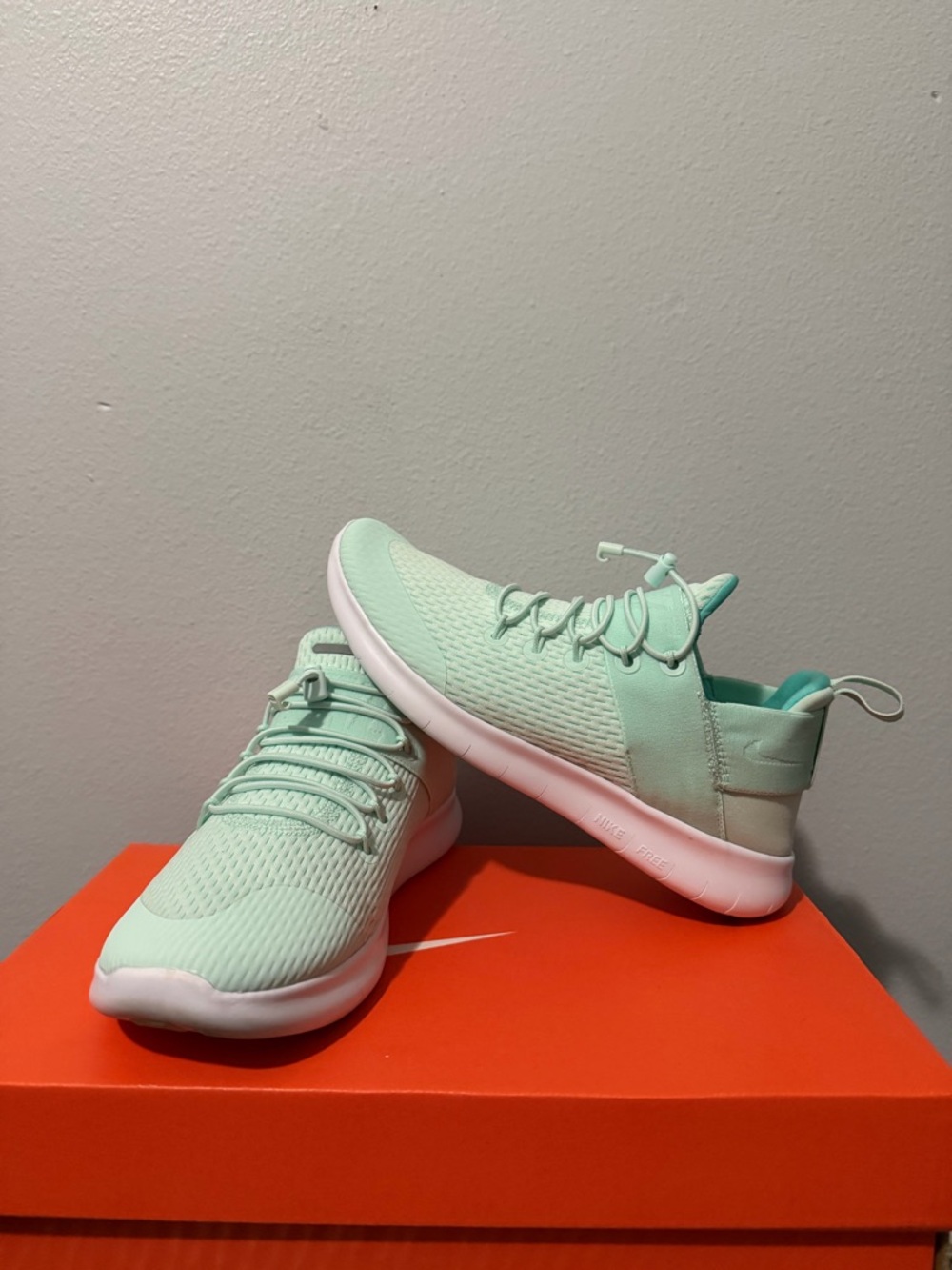 Nike Women's Mint Green Athletic Sneakers